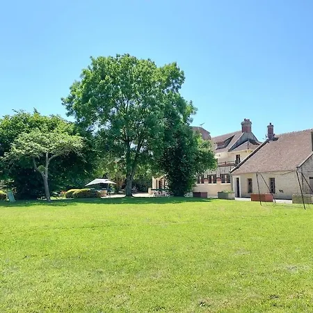 Апартаменты Le Haras Des Charmilles